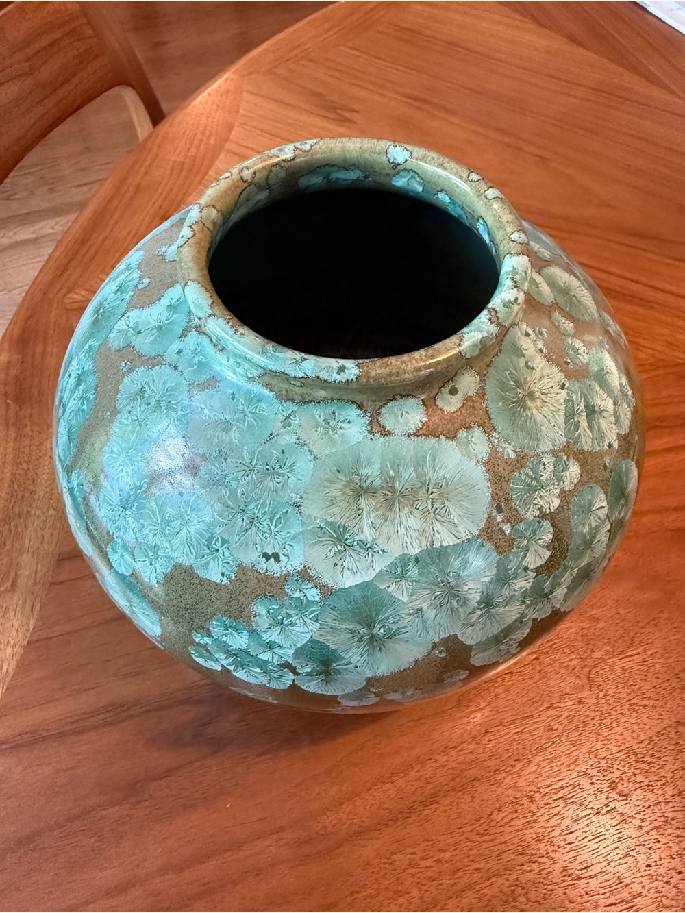 Round Ceramic Vase with Turquoise Crystalline Glaze - Picture 3 of 6